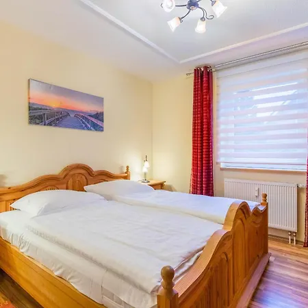 Kastanienhof 4 *