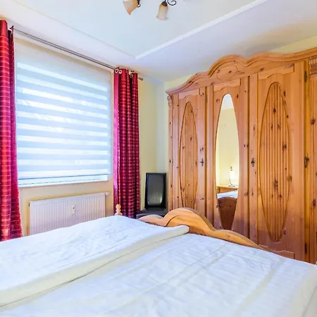 Kastanienhof 4 *